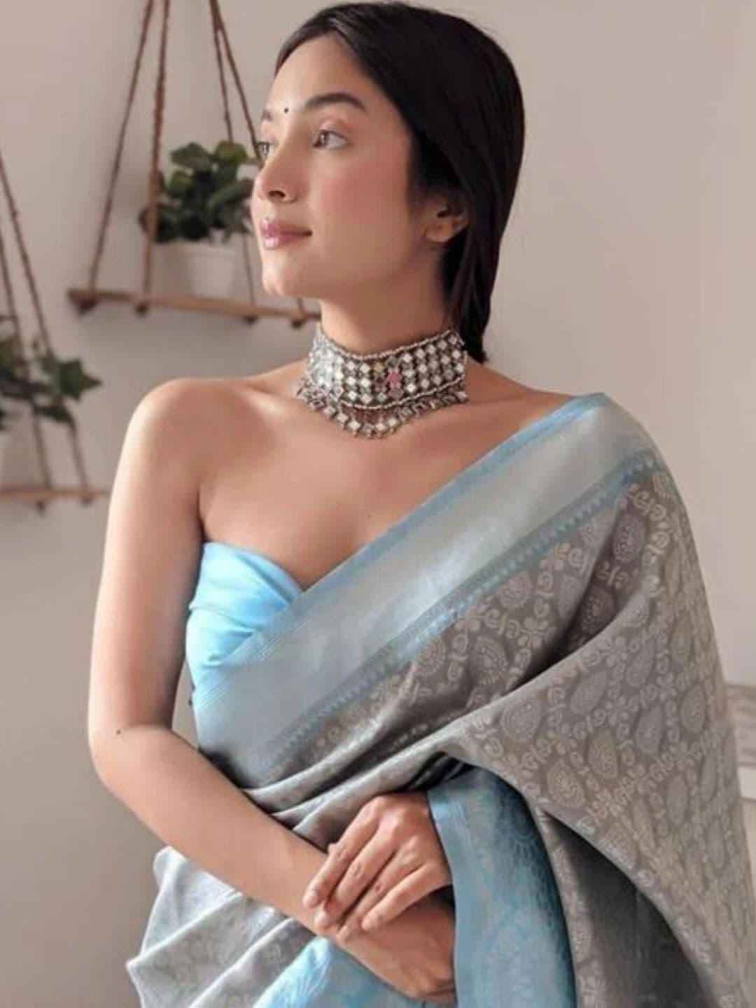 MARUTI VASTRAM Woven Design Zari Art Silk Banarasi Saree thumbnail 5