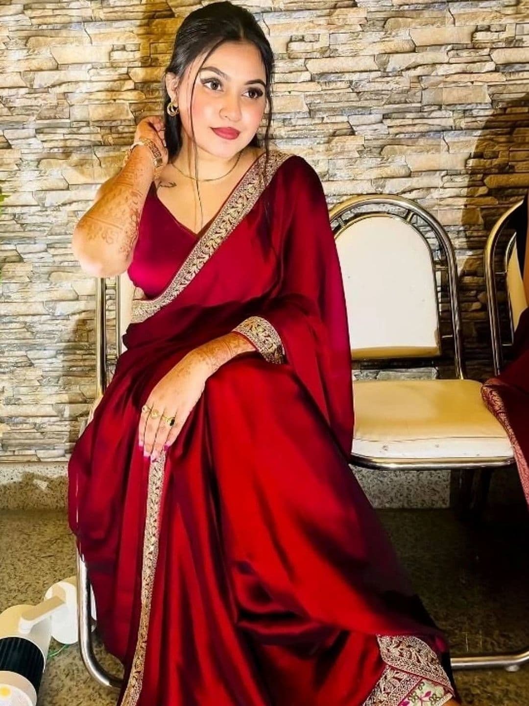 Mitera Embroidered Jute Silk Saree thumbnail 4