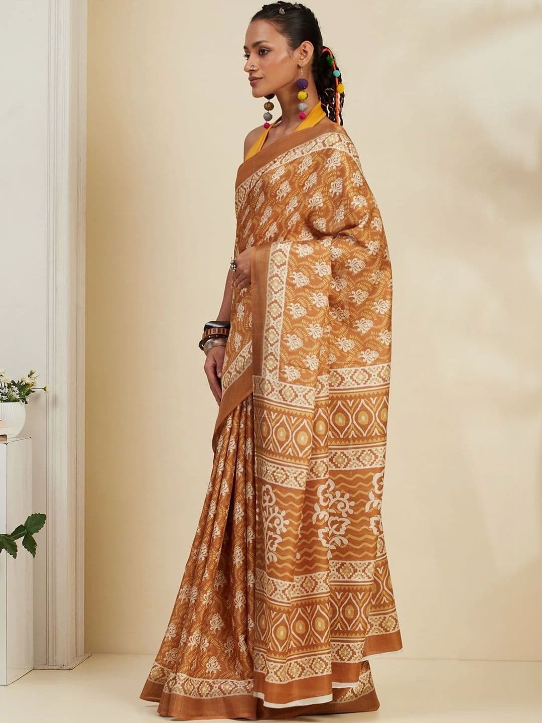 Garden Vareli Ethnic Motifs Poly Georgette Saree thumbnail 7