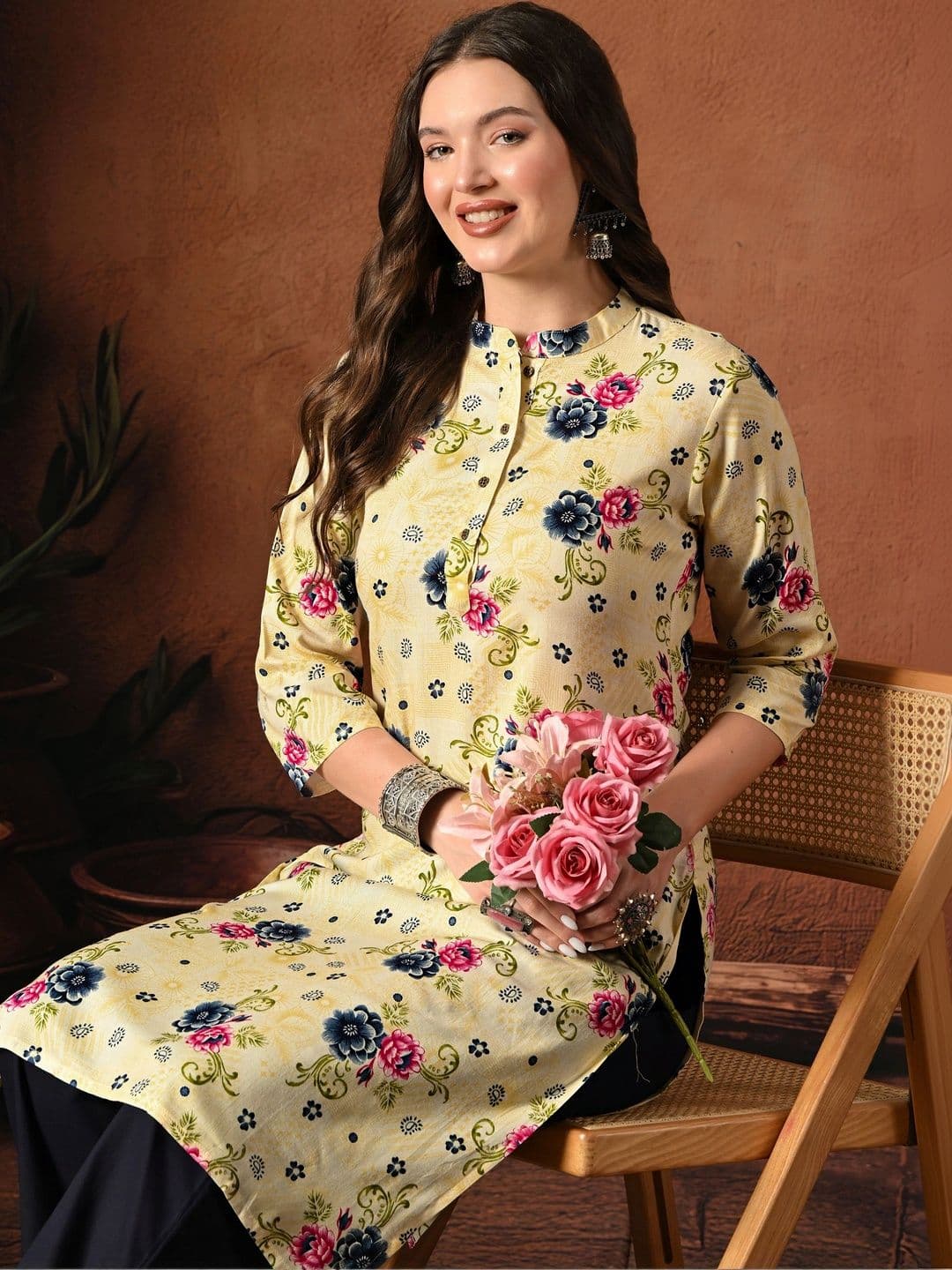 Sangria Women Floral Printed Floral Kurta thumbnail 7