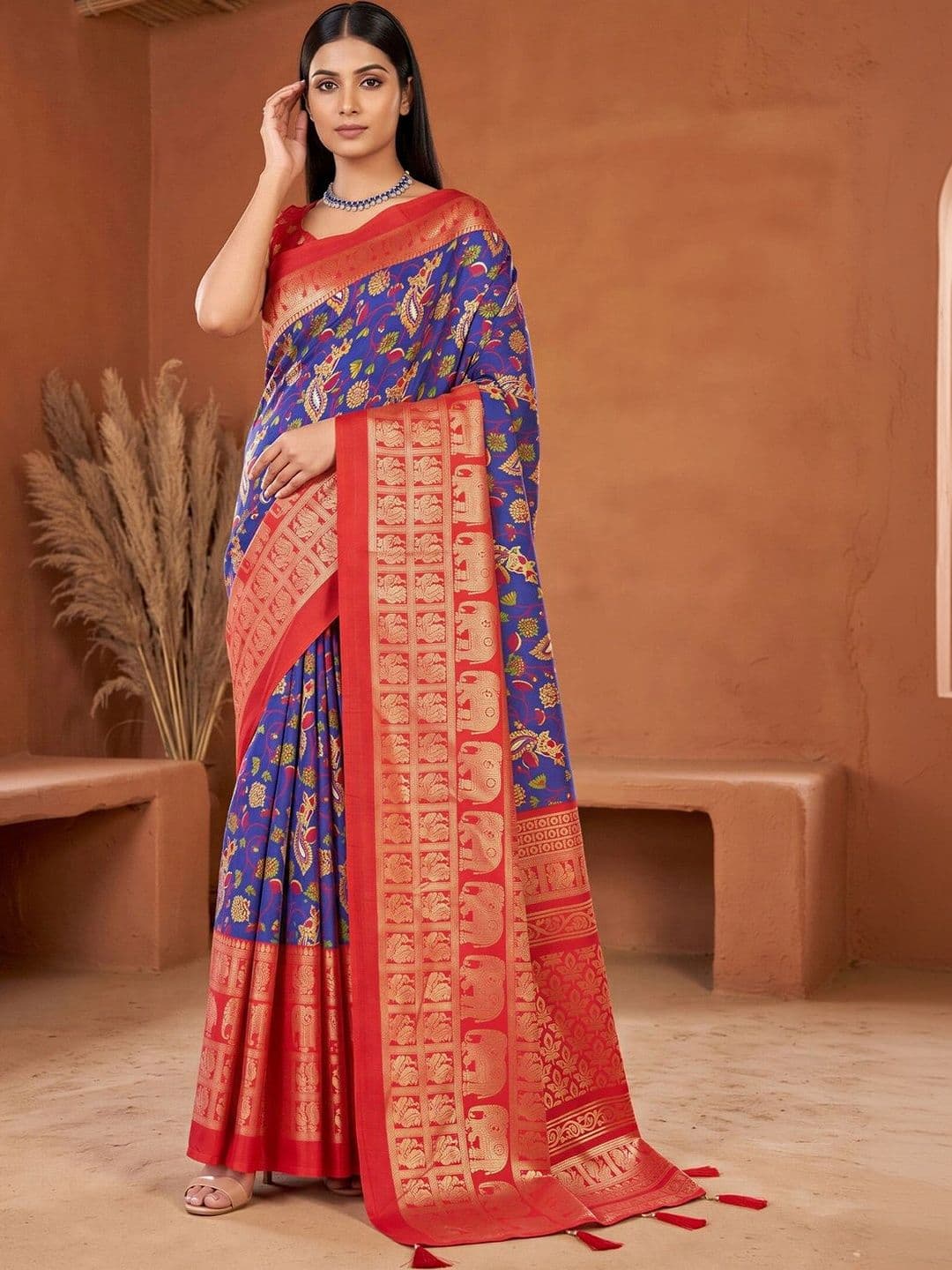 Anouk Paisley Zari Designer Saree thumbnail 5