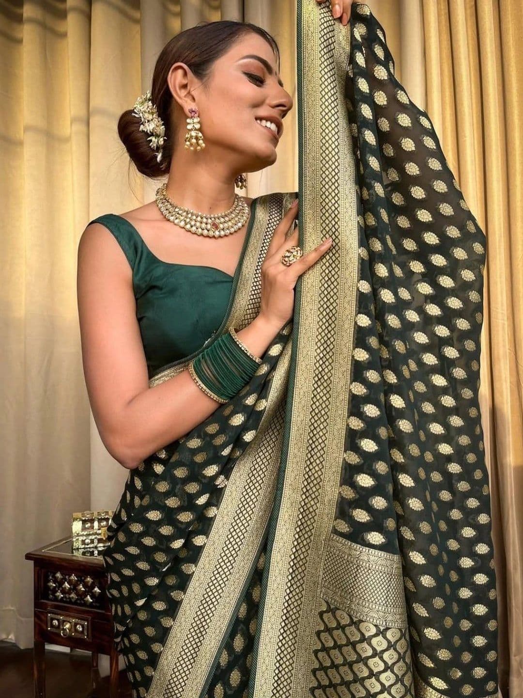 The Loomira Woven Design Zari Art Silk Banarasi Saree thumbnail 6