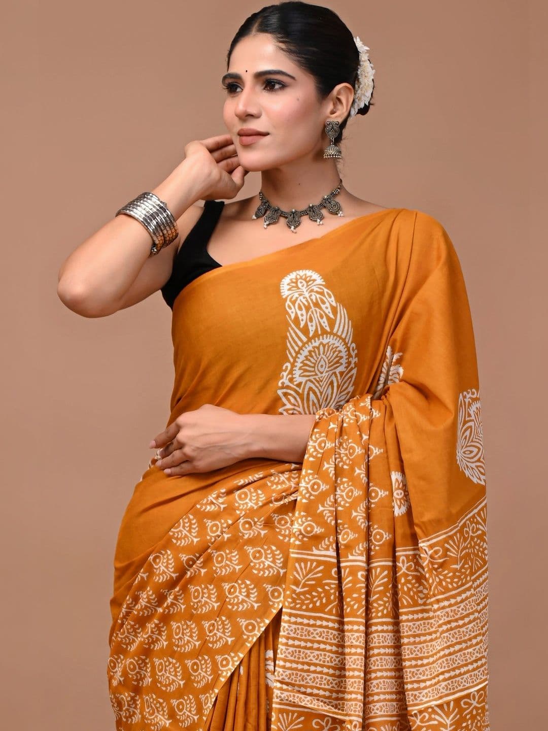 Anouk Ethnic Motifs Pure Cotton Block Print Saree thumbnail 3