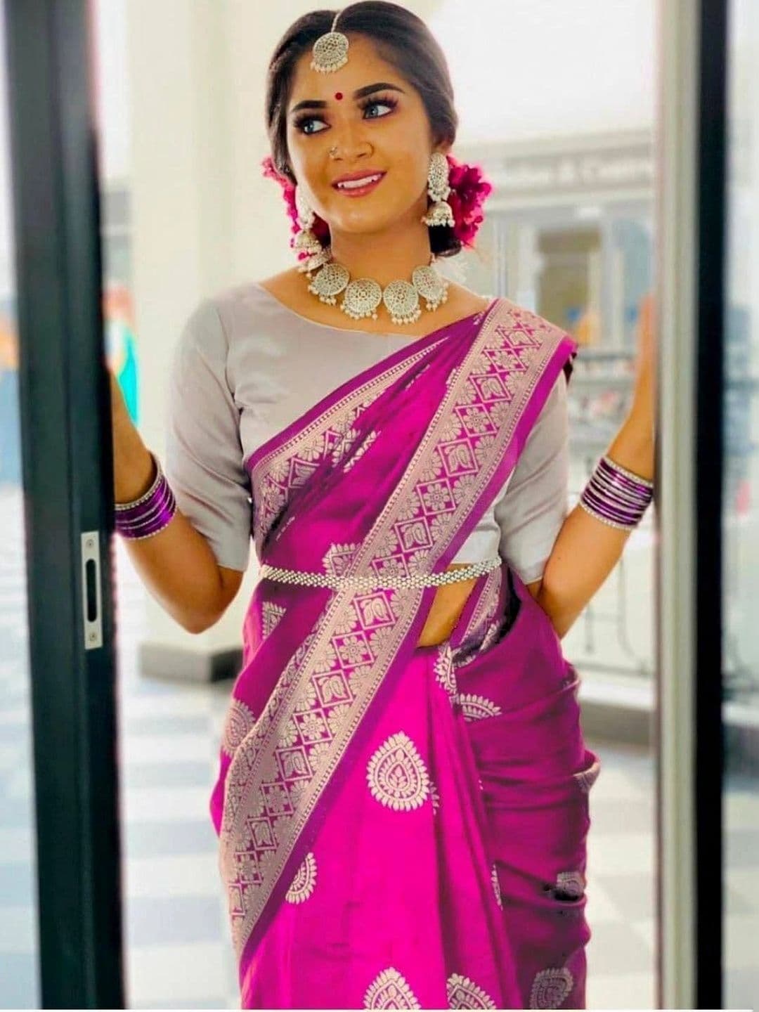Zoomera Woven Design Zari Art Silk Banarasi Saree - view 1