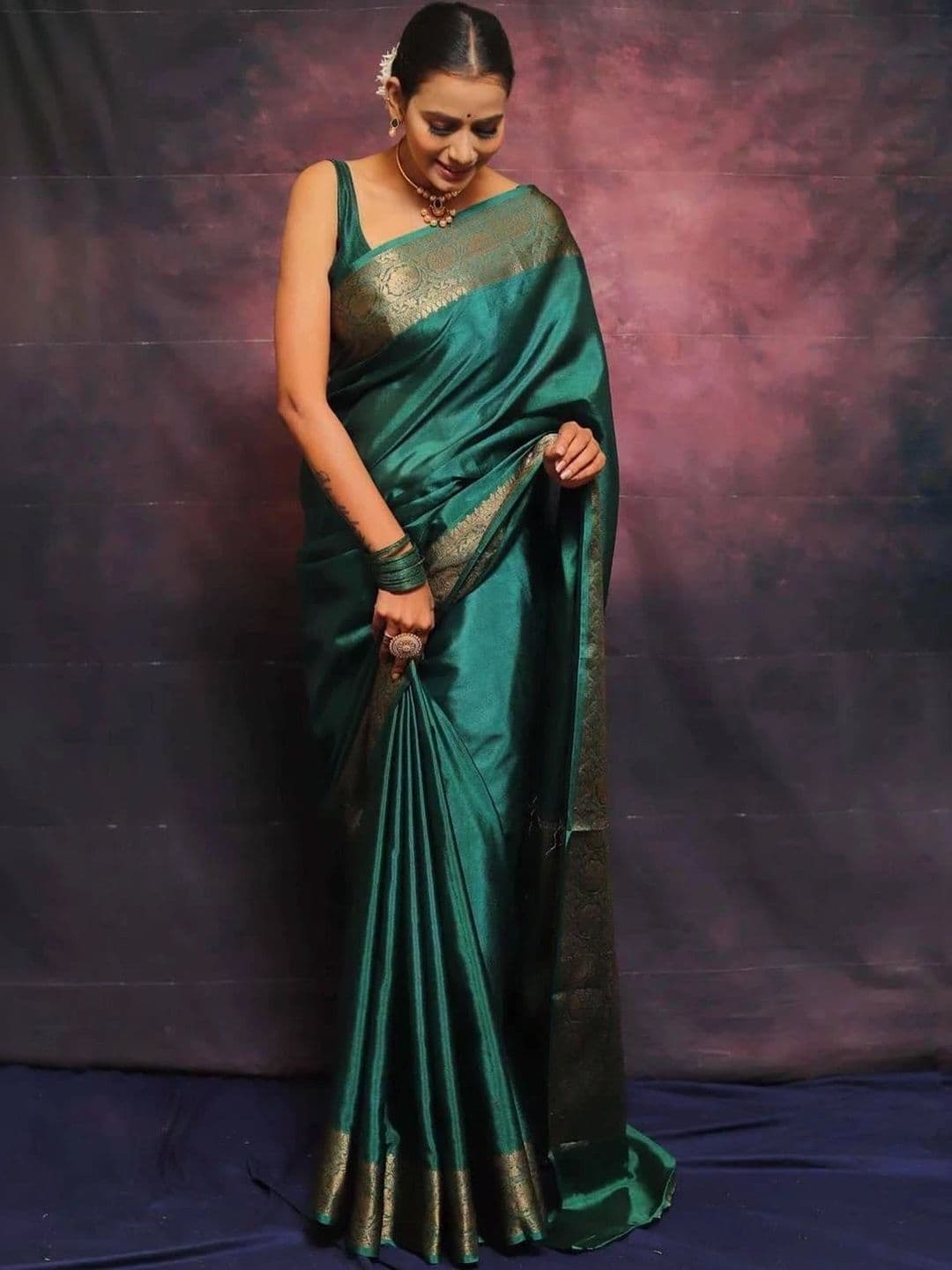 Zoomera Paisley Zari Art Silk Banarasi Saree thumbnail 2