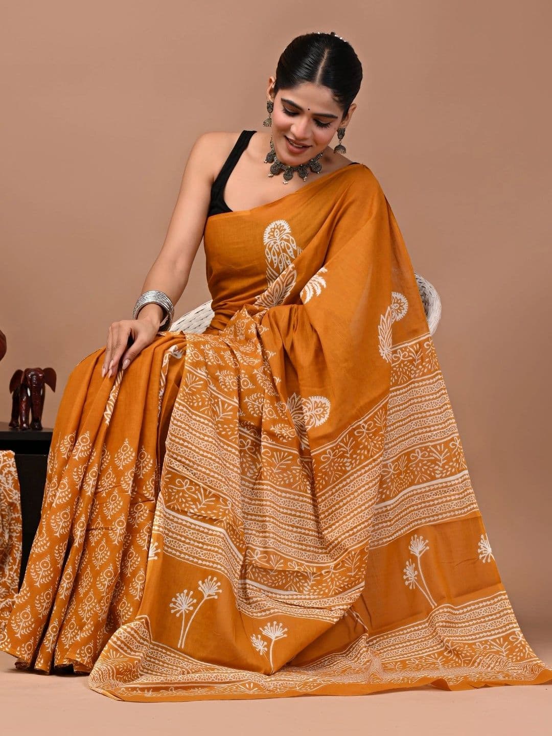 Anouk Ethnic Motifs Pure Cotton Block Print Saree thumbnail 2