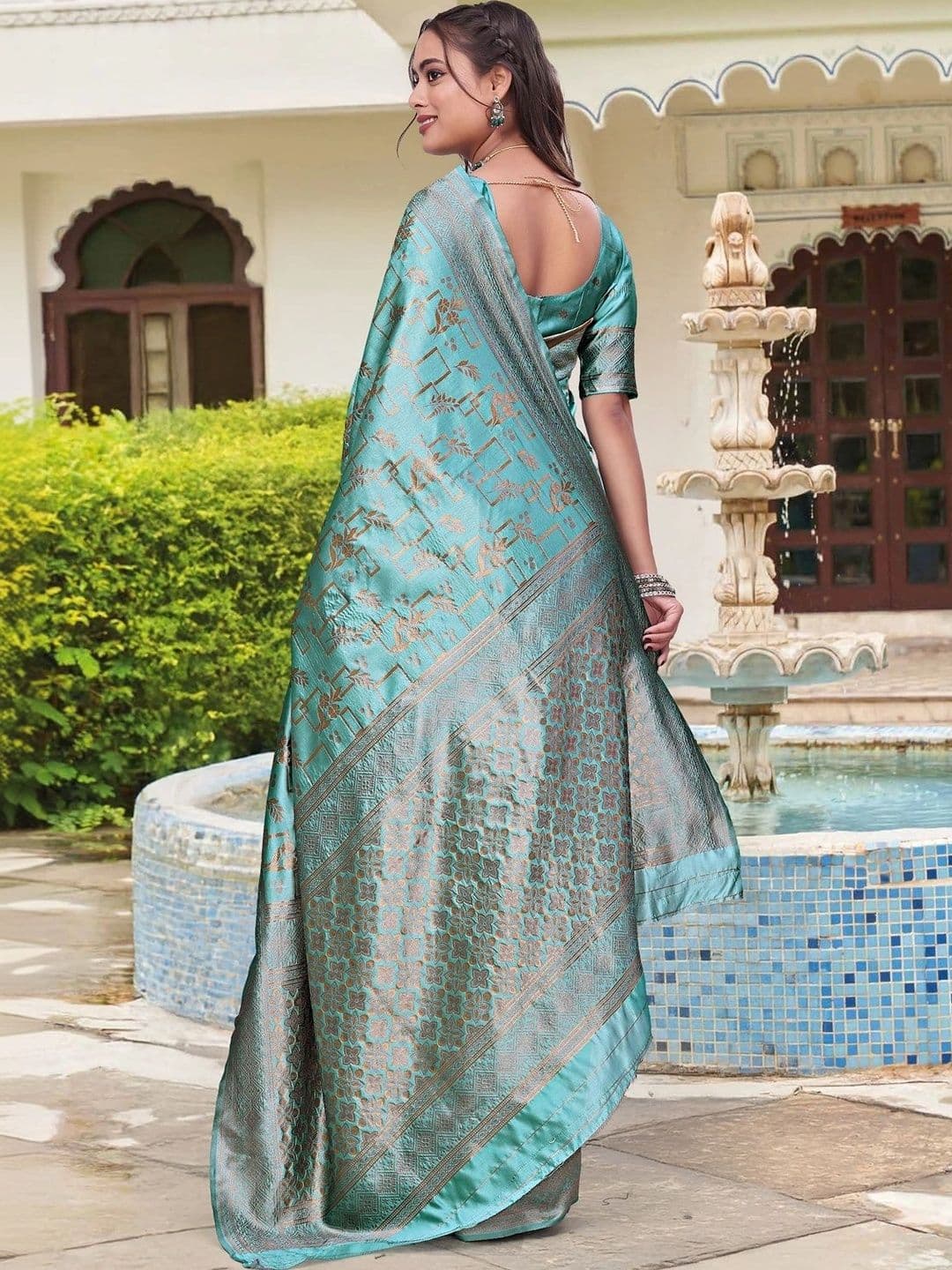 KALINI Zari Silk Blend Saree thumbnail 7