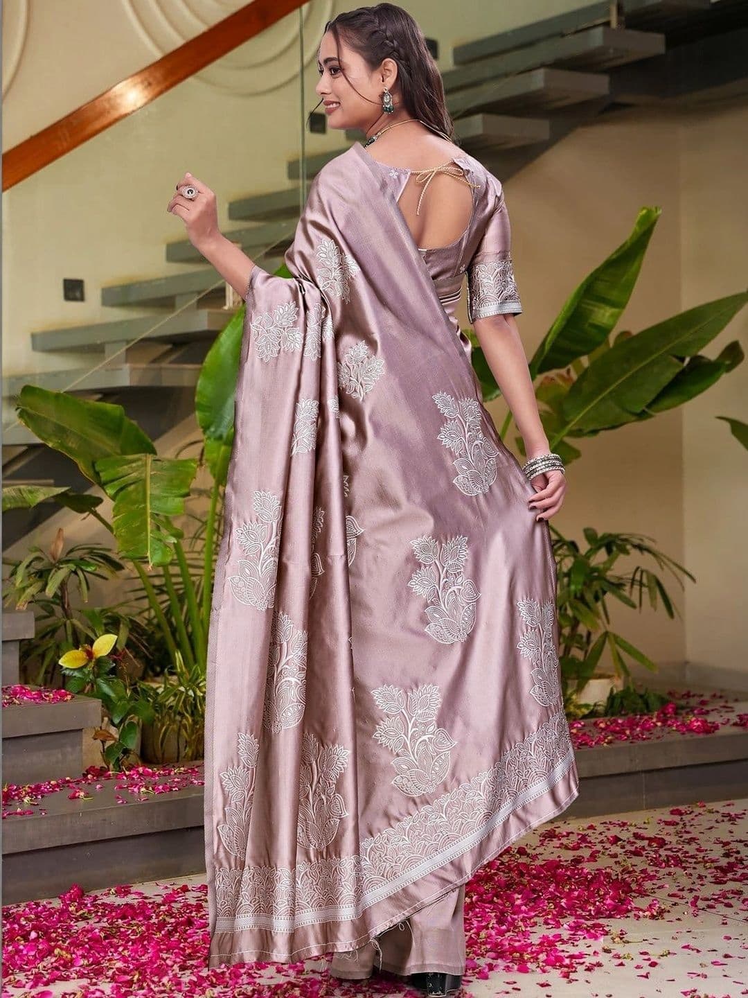 KALINI Floral Embroidered Silk Blend Saree thumbnail 7