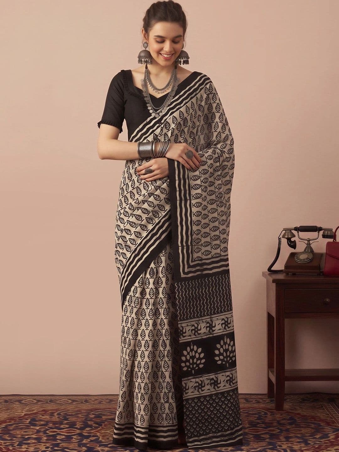 Anouk Batik Silk Blend Designer Block Print Saree thumbnail 3