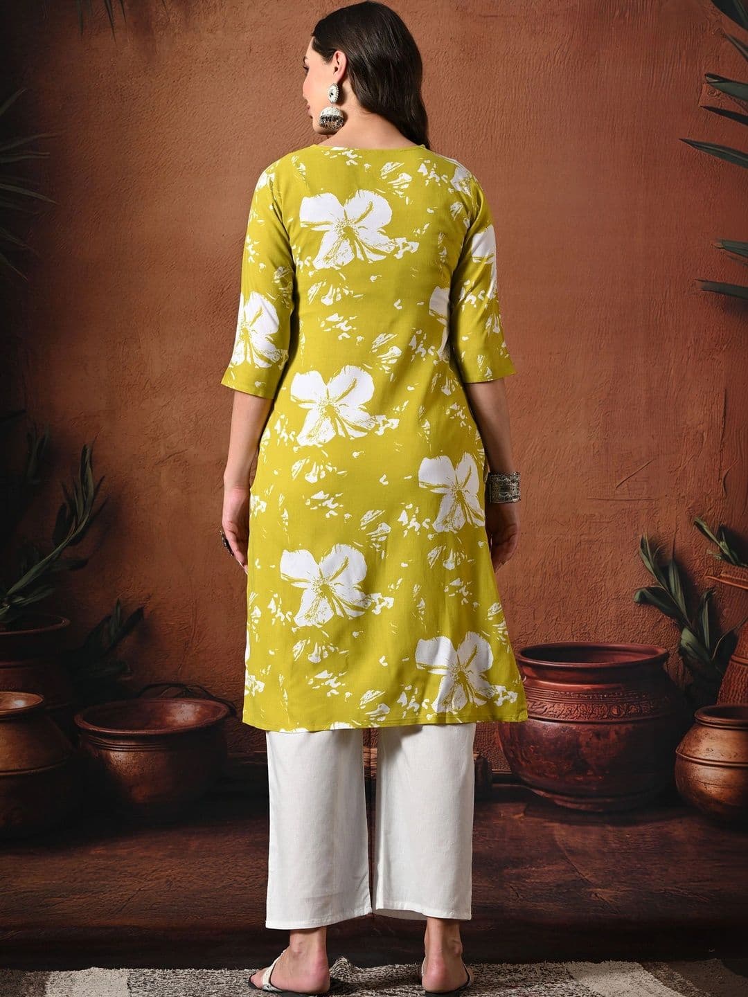 Sangria Women Floral Printed Floral Kurta thumbnail 7