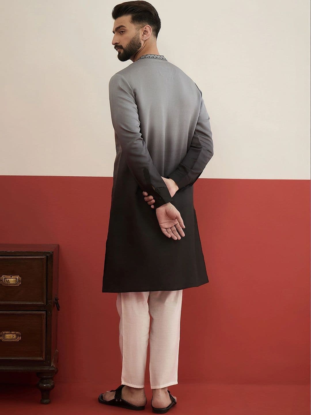 House of Pataudi Men Embroidered Thread Work Kurta thumbnail 6