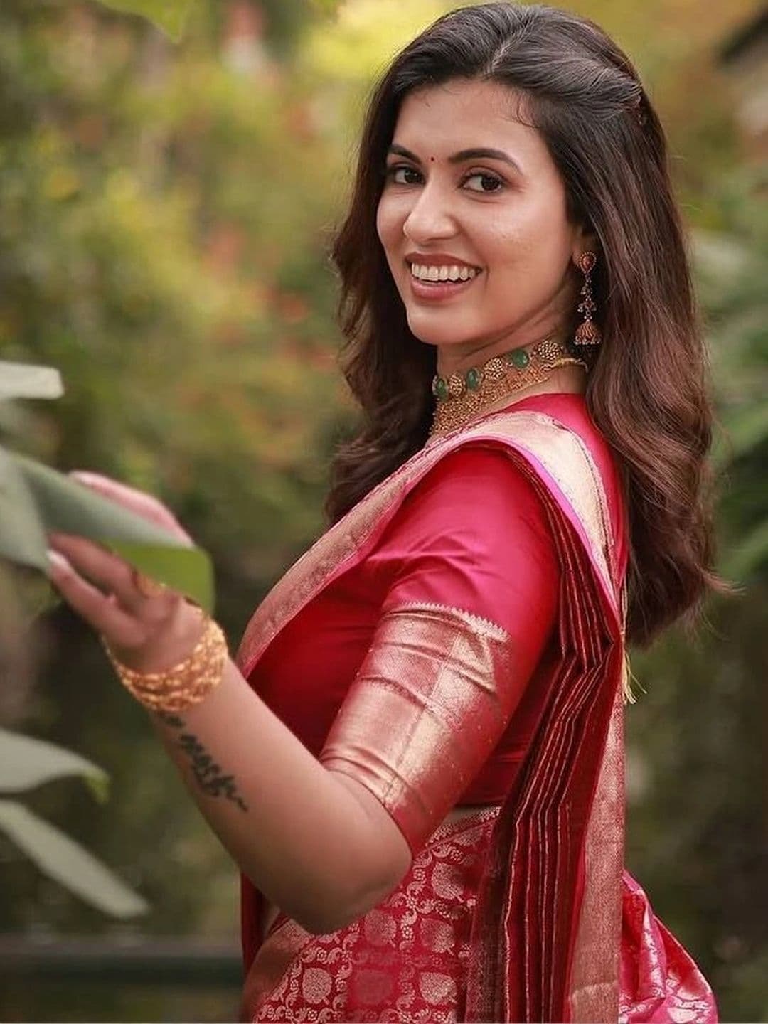MARUTI VASTRAM Woven Design Zari Art Silk Banarasi Saree thumbnail 4