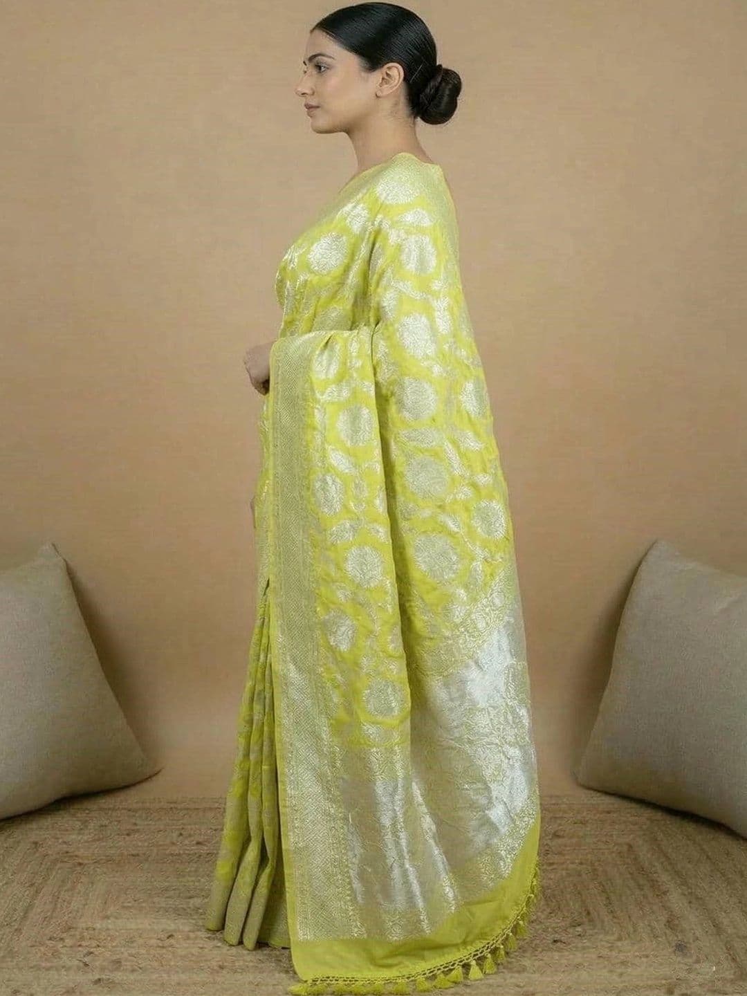 MITAL ENTERPRISE Woven Design Zari Art Silk Saree thumbnail 2