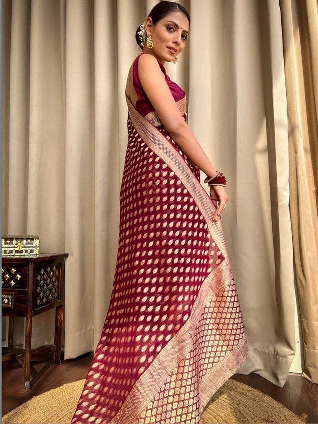 MARUTI VASTRAM Woven Design Zari Art Silk Banarasi Saree thumbnail 3