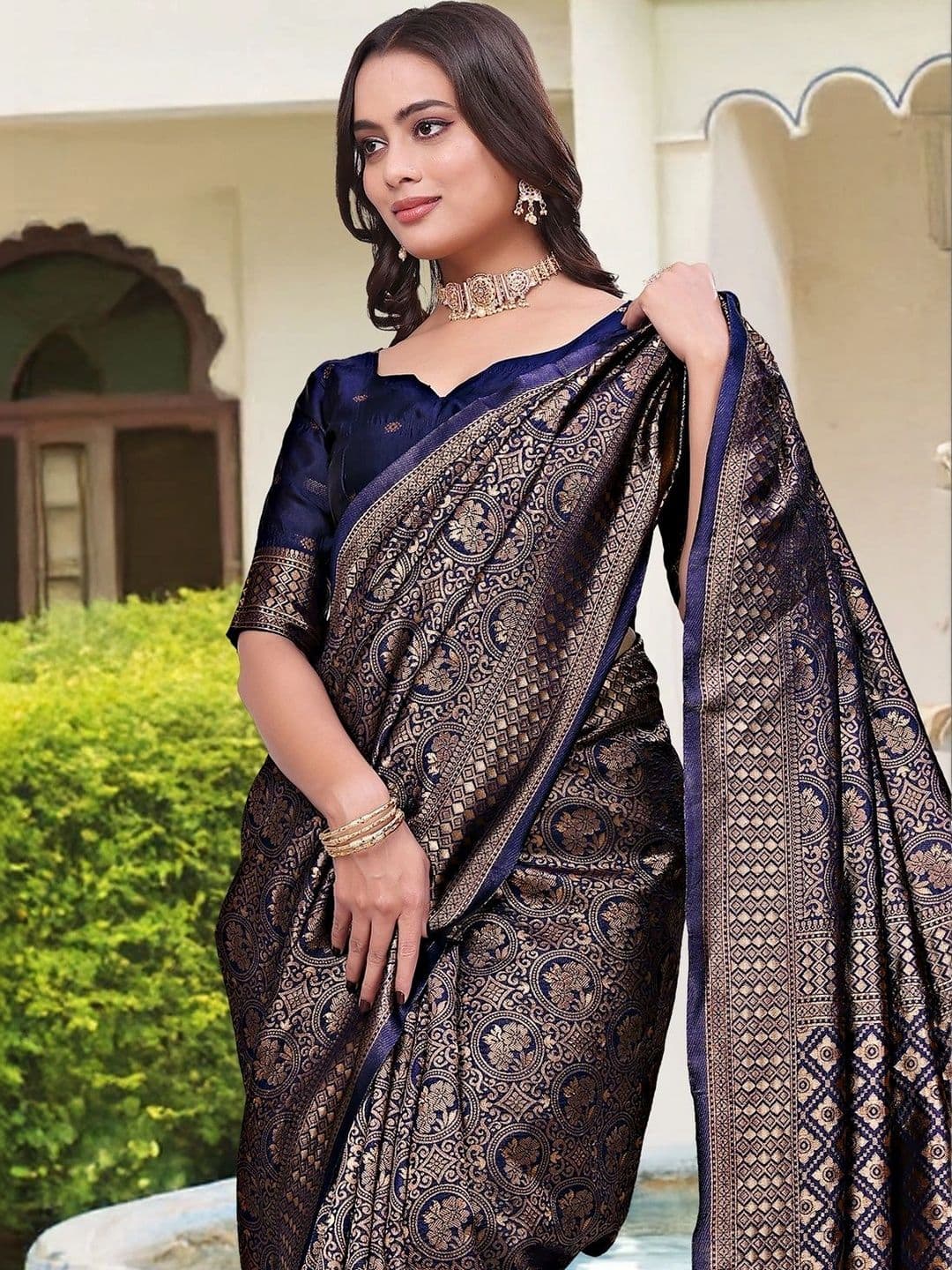 KALINI Woven Design Zari Silk Blend Saree thumbnail 3