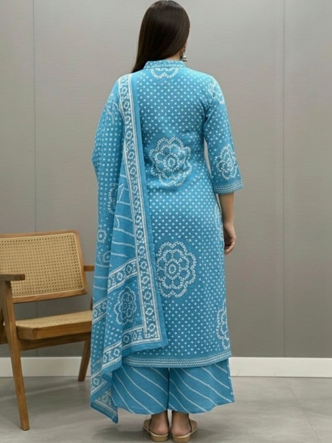 Bna Bnaya Women Bandhani Embroidered Regular Mirror Work Pure Cotton Kurta with Trousers & With Dupatta thumbnail 4