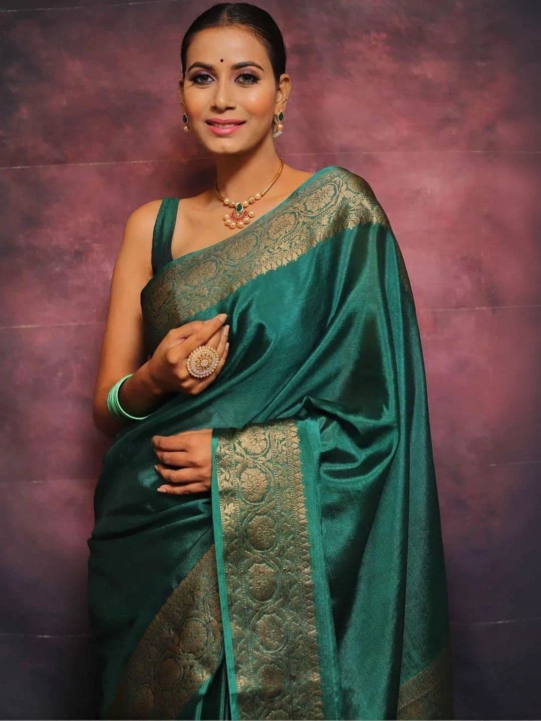 Anokhi Attire Woven Design Zari Art Silk Banarasi Saree thumbnail 2
