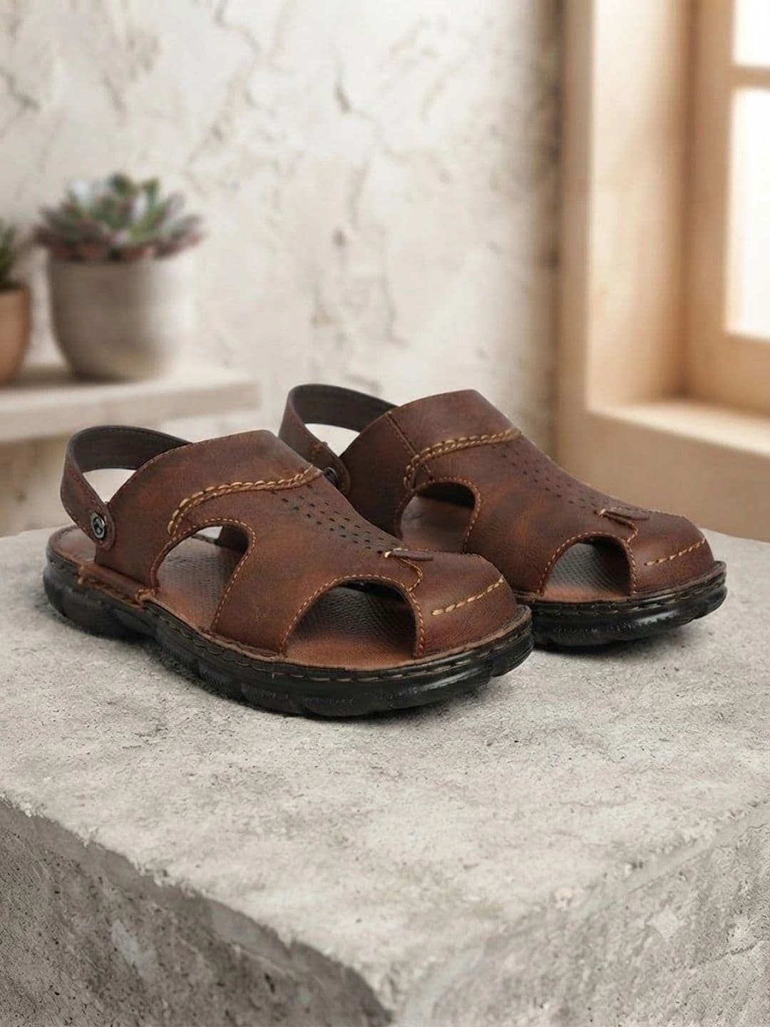 Buckaroo Men Berko Textured Leather Comfort Sandals - view 1