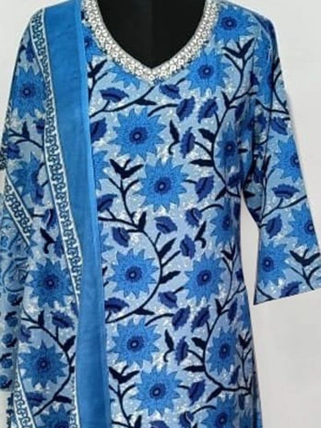 KALINI Women Floral Printed Regular Kurta with Palazzos & With Dupatta thumbnail 6