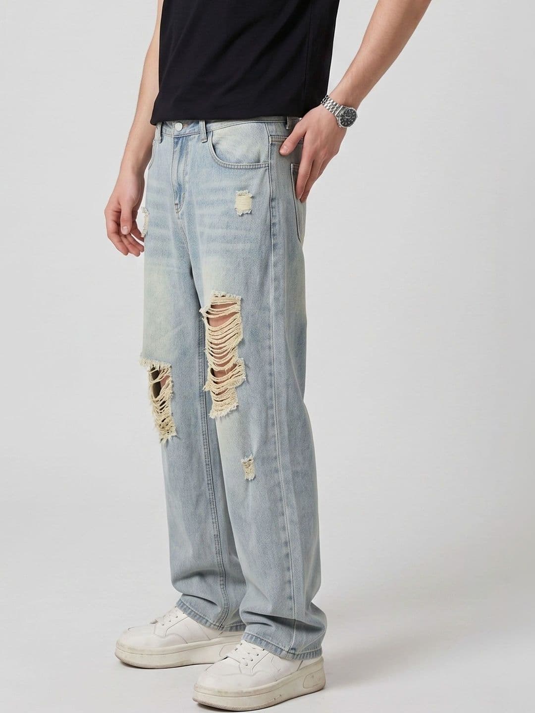 Suo Men Relaxed Fit Mid-Rise Highly Distressed Heavy Fade Jeans thumbnail 6