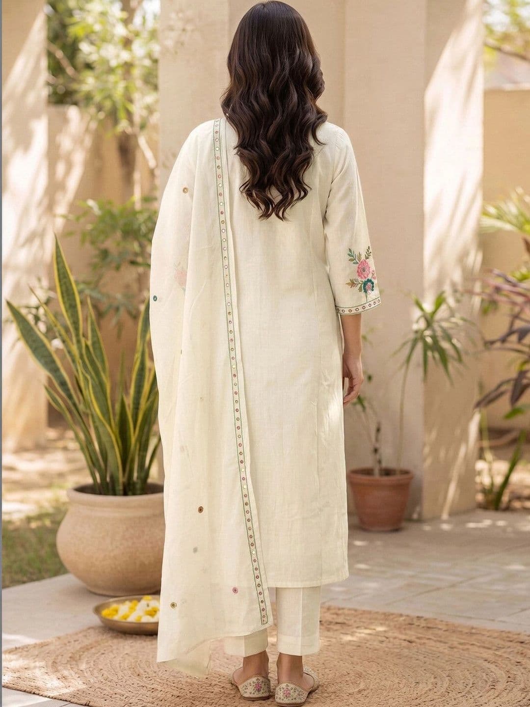 SKYLEE Women Floral Embroidered Regular Thread Work Pure Cotton Kurta with Trousers & With Dupatta thumbnail 2