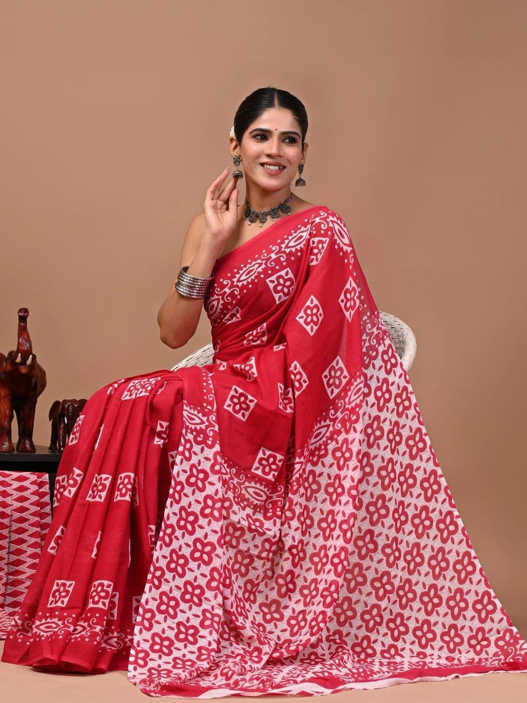 Anouk Ethnic Motifs Pure Cotton Block Print Saree thumbnail 3