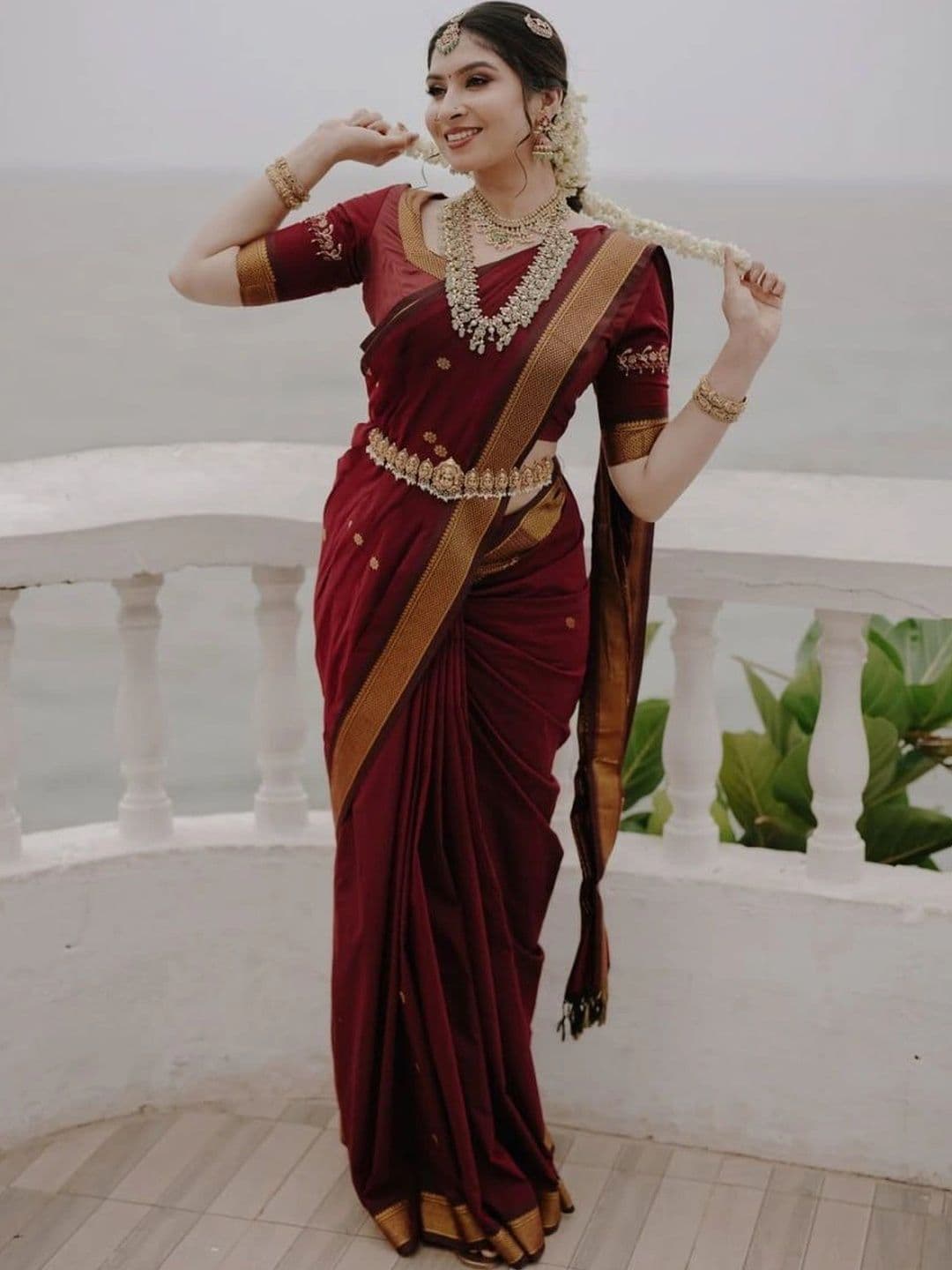 Zoomera Woven Design Zari Art Silk Banarasi Saree - view 1