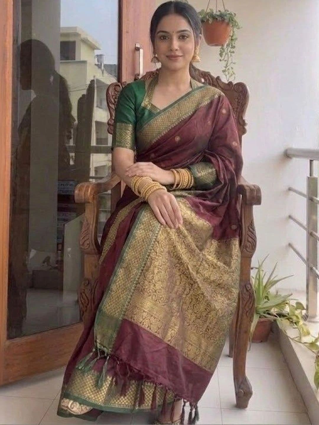 MITAL ENTERPRISE Zari Art Silk Saree thumbnail 2