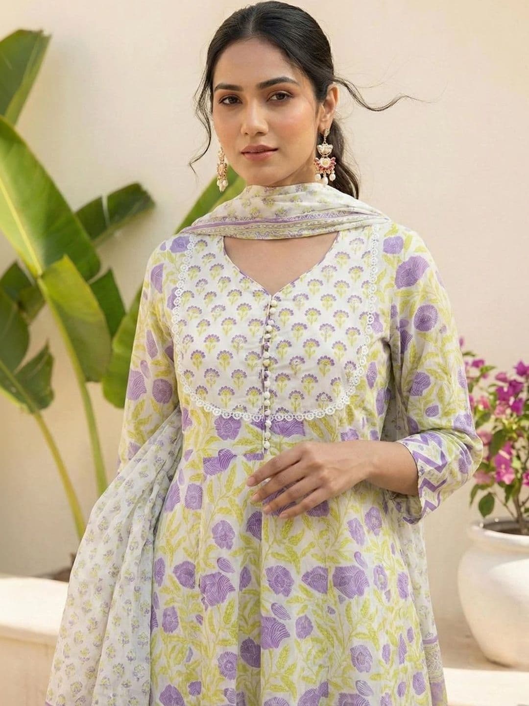 SHRI VANYA CREATION Women Floral Printed Regular Pure Cotton Kurta with Trousers & With Dupatta - view 1