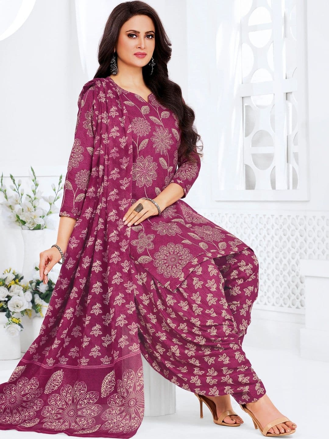 Simmu Women Floral Printed Regular Pure Cotton Kurta with Patiala & With Dupatta - view 1