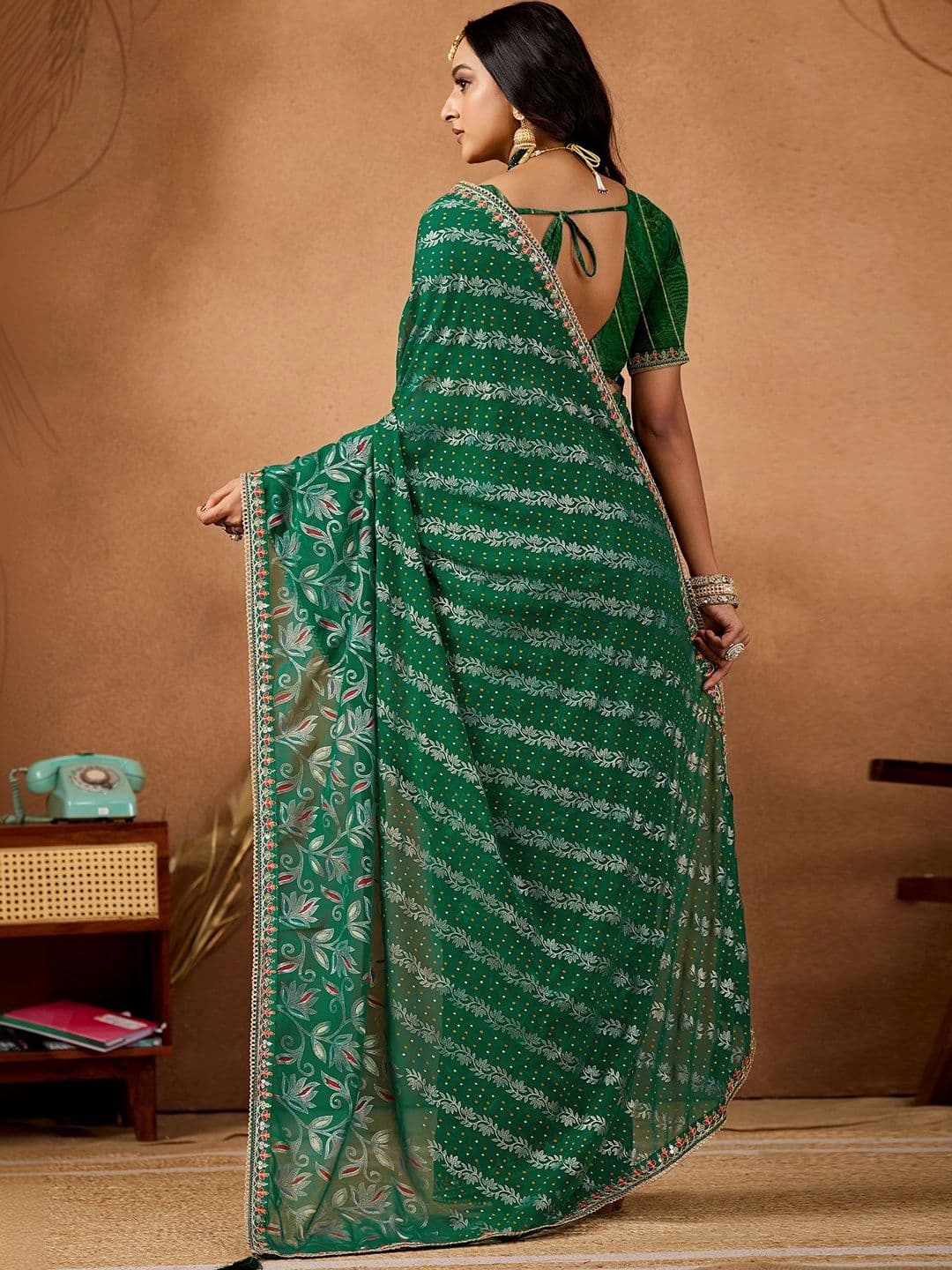 Nayanthara Trends Floral Poly Georgette Designer Bandhani Saree thumbnail 2
