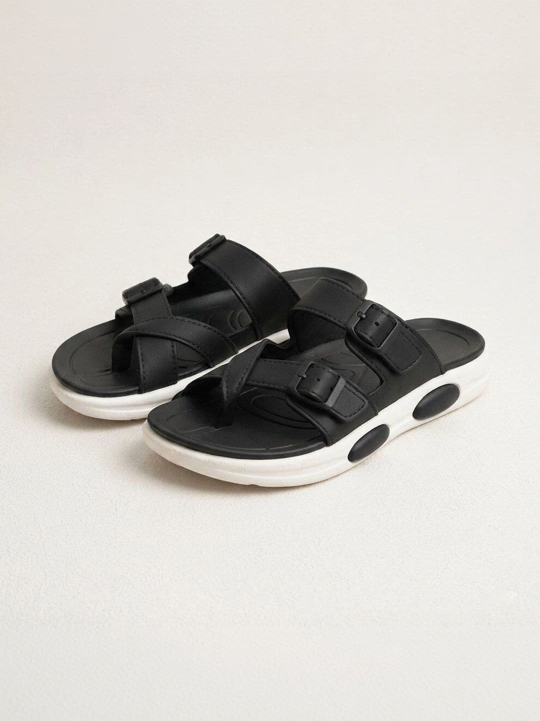 Roadster Men Comfort Sandals thumbnail 4