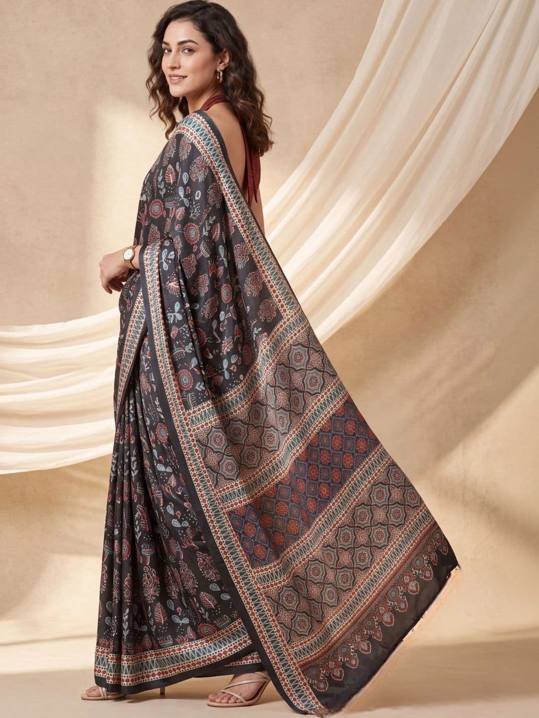 PARVATI FABRICS LIMITED Silk Blend Block Print Saree thumbnail 5