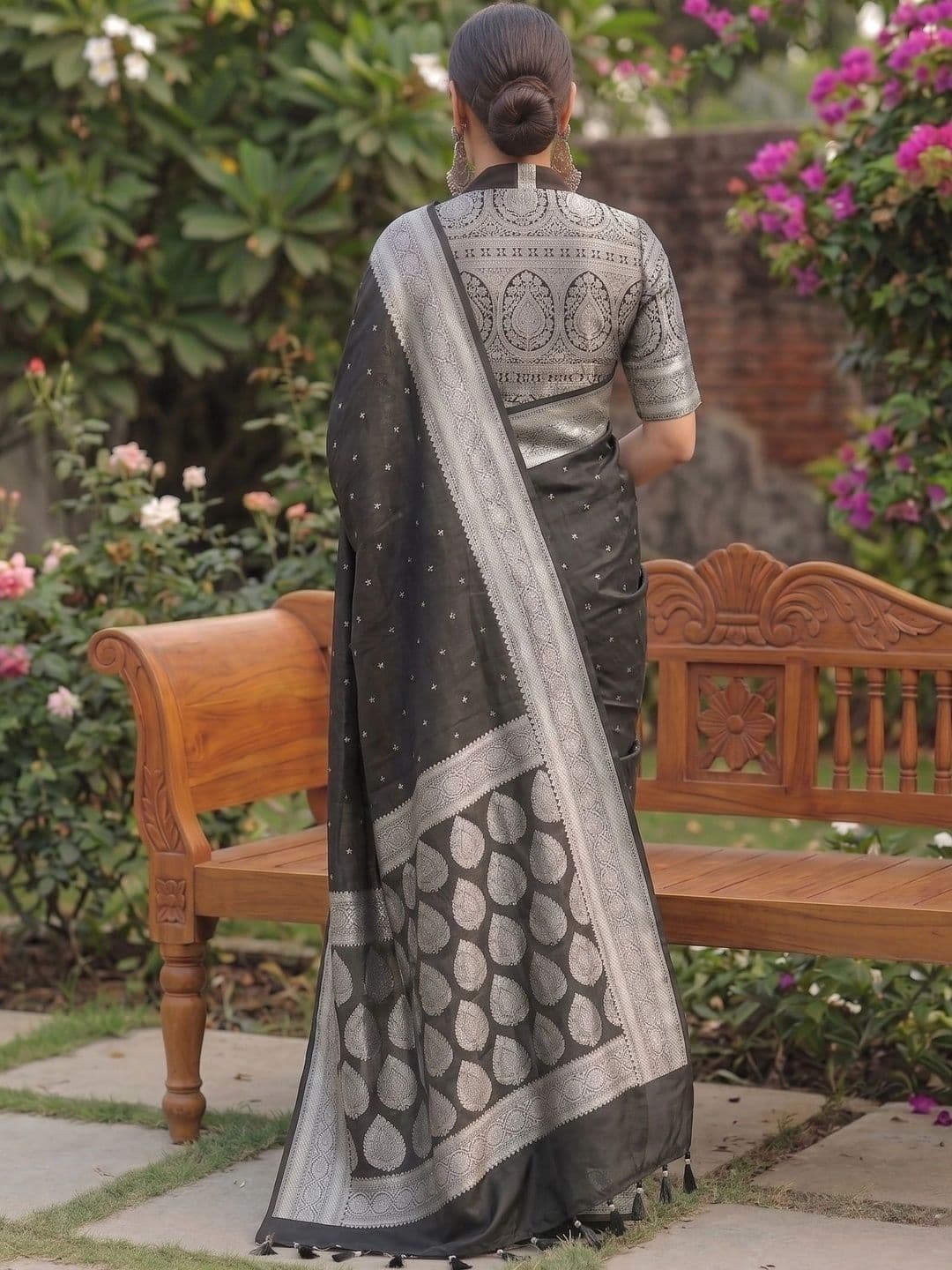 MITAL ENTERPRISE Woven Design Zari Art Silk Saree thumbnail 4