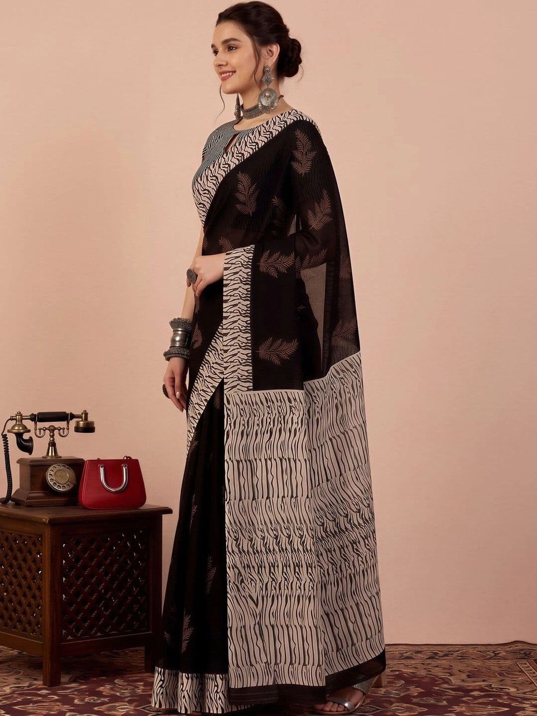 Anouk Silk Blend Designer Block Print Saree thumbnail 5