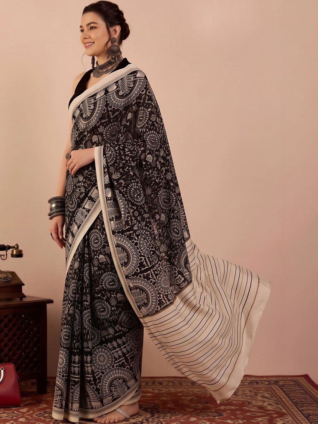 Anouk Ethnic Motifs Silk Blend Designer Block Print Saree thumbnail 3