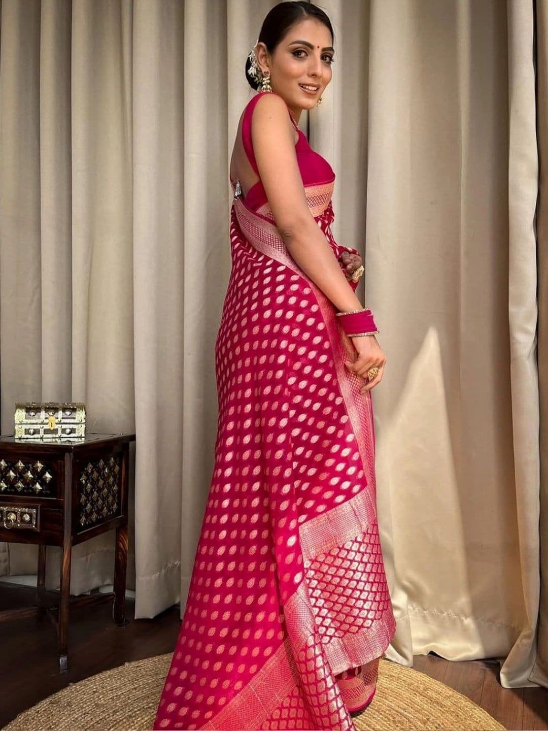 Anokhi Attire Woven Design Zari Art Silk Banarasi Saree thumbnail 3