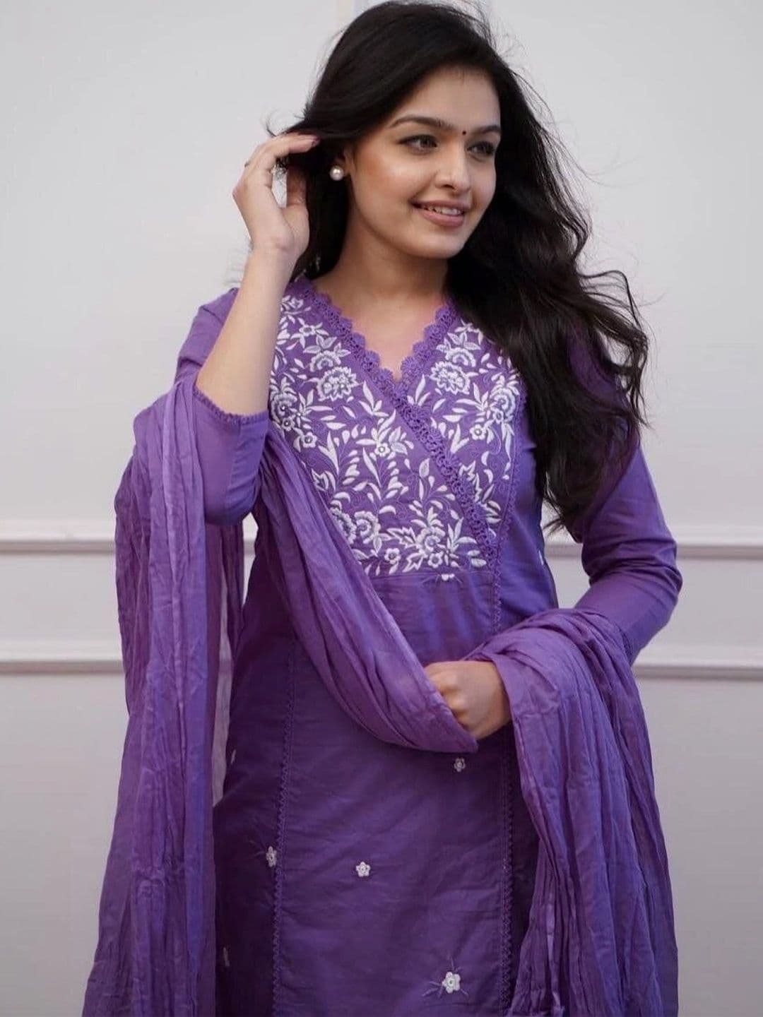 VASTRAPEDIA Women Floral Regular Work Pure Cotton Kurta with Trousers & With Dupatta thumbnail 2