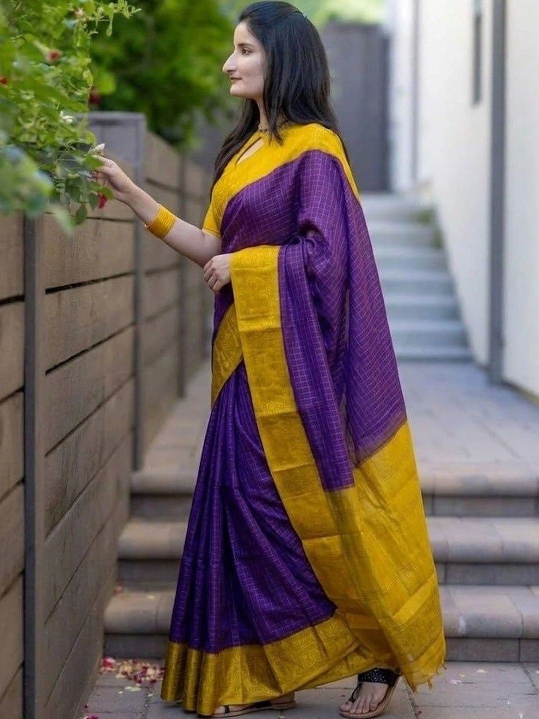 MITAL ENTERPRISE Art Silk Saree thumbnail 2