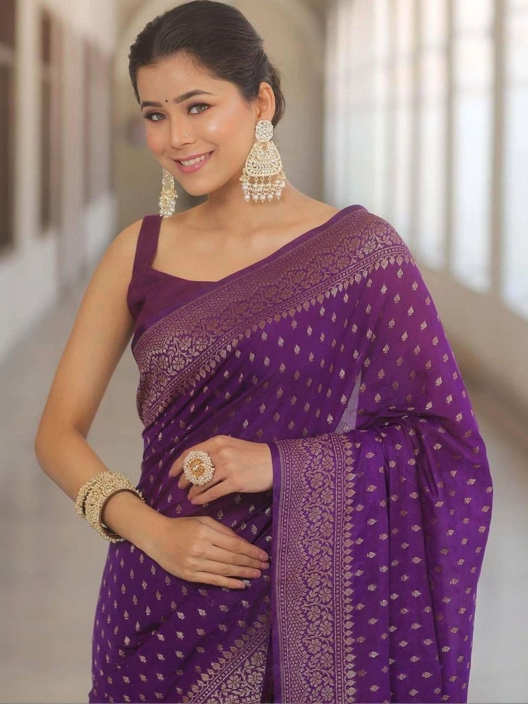 MARUTI VASTRAM Woven Design Zari Art Silk Banarasi Saree thumbnail 7