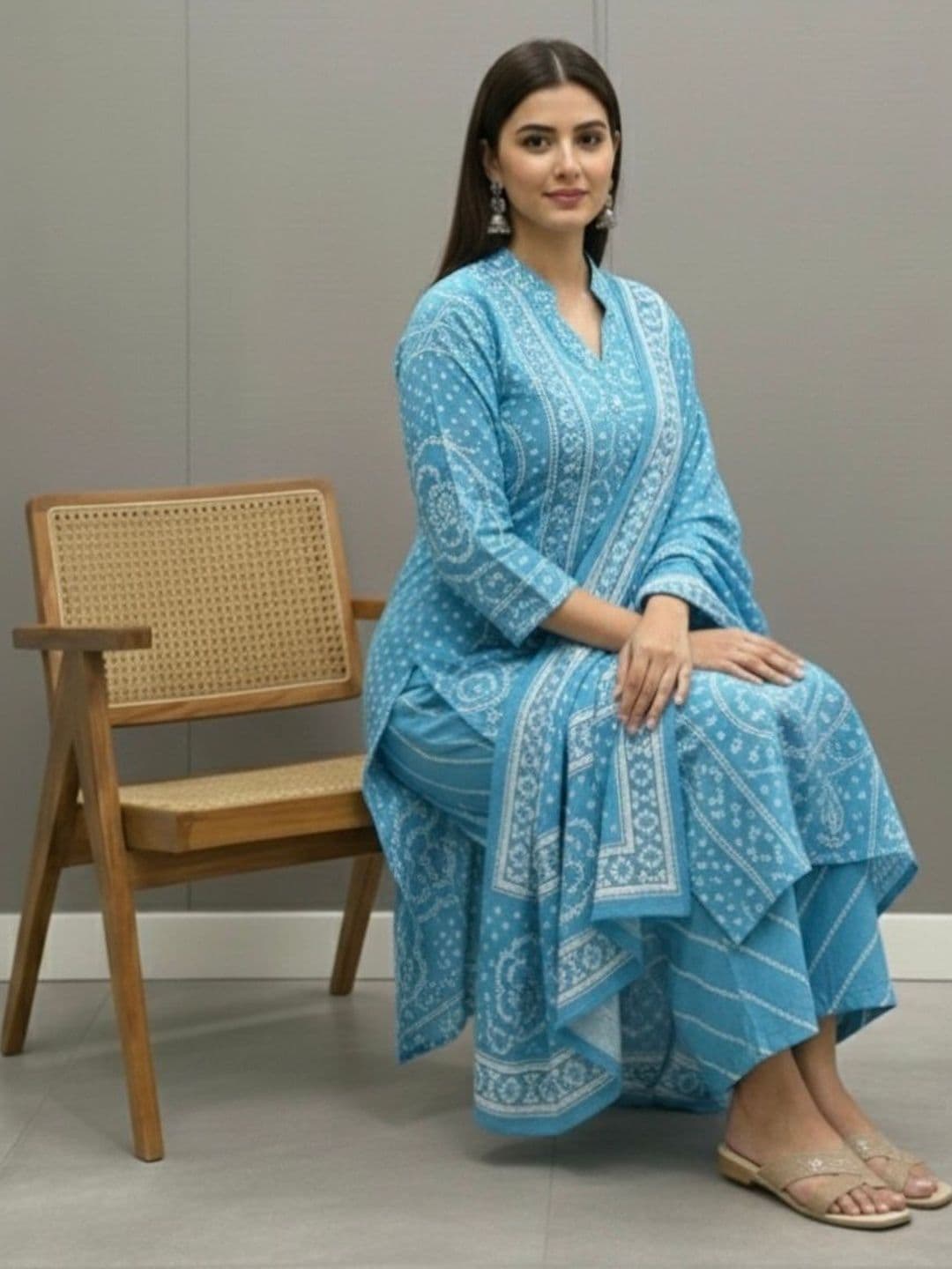 Bna Bnaya Women Bandhani Embroidered Regular Mirror Work Pure Cotton Kurta with Trousers & With Dupatta thumbnail 2