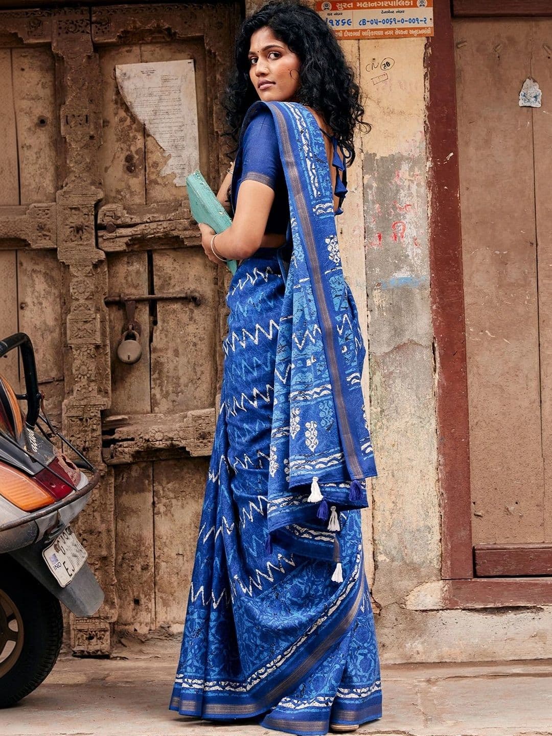 Mitera Designer Block Print Saree thumbnail 2