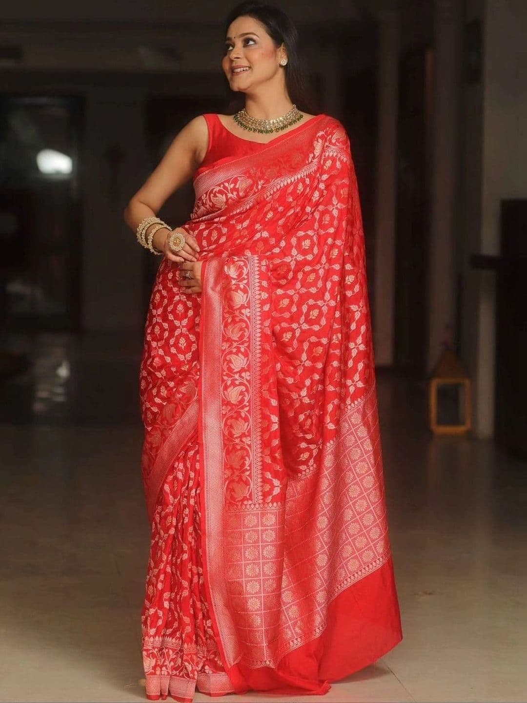 MARUTI VASTRAM Woven Design Zari Art Silk Banarasi Saree thumbnail 2