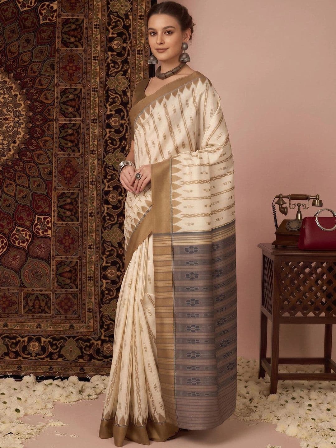 Anouk Ethnic Motifs Silk Blend Designer Ikat Saree thumbnail 7