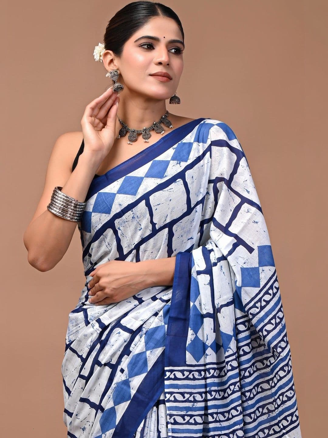 Anouk Ethnic Motifs Pure Cotton Block Print Saree thumbnail 3