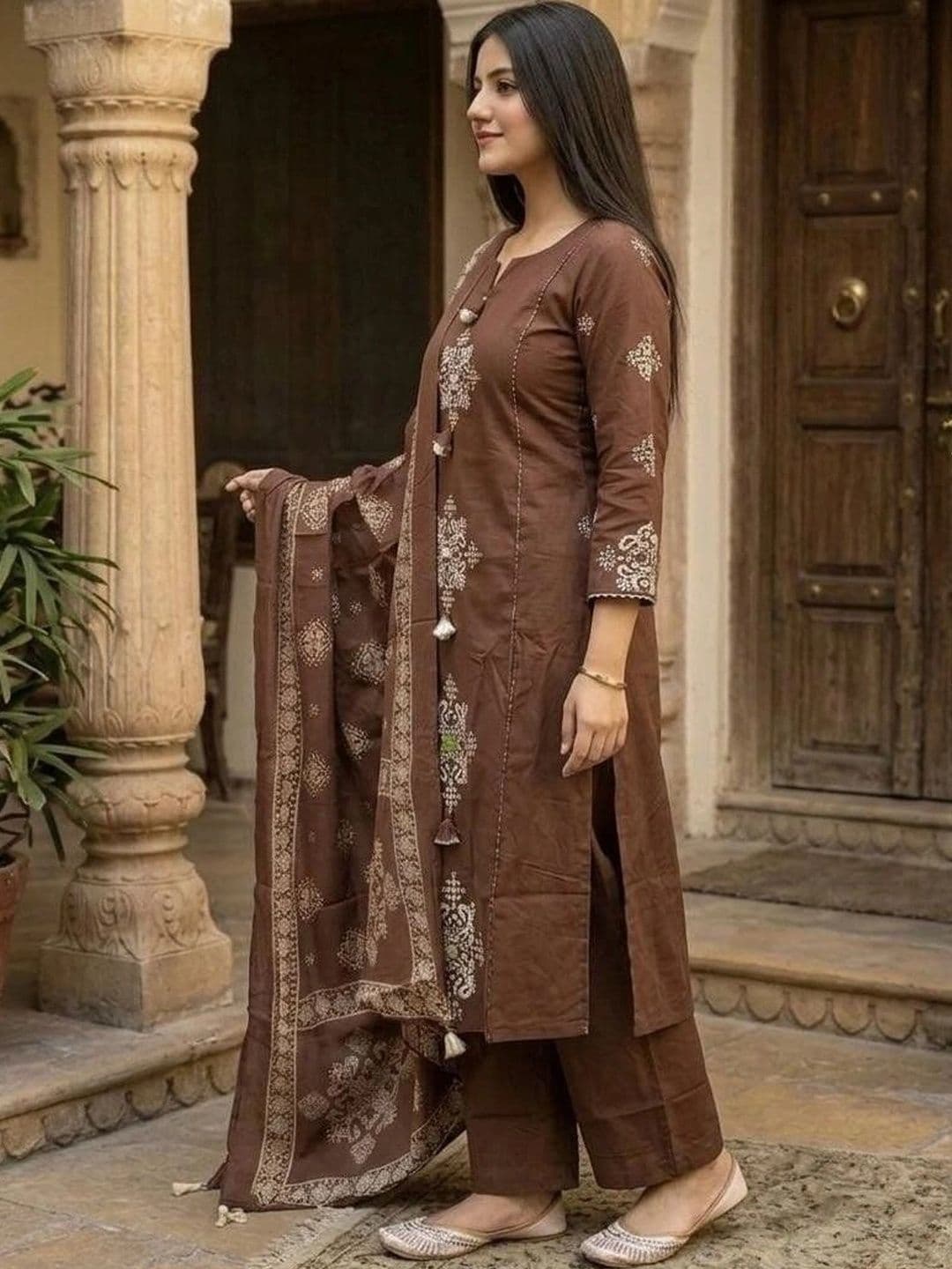 VASTRAPEDIA Women Ethnic Motifs Embroidered Regular Thread Work Pure Cotton Kurta with Palazzos & With thumbnail 4