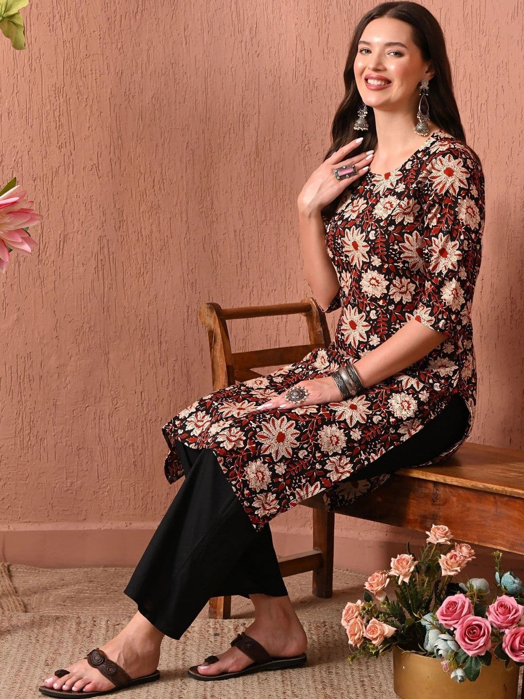 Sangria Women Floral Printed Indie Florals Kurta thumbnail 2