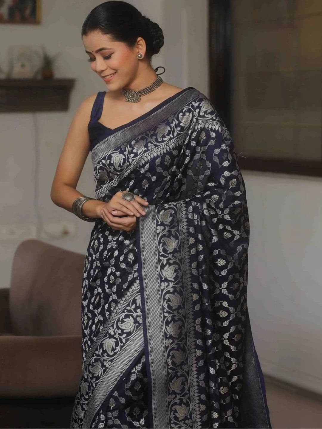 Anokhi Attire Woven Design Zari Art Silk Banarasi Saree thumbnail 6