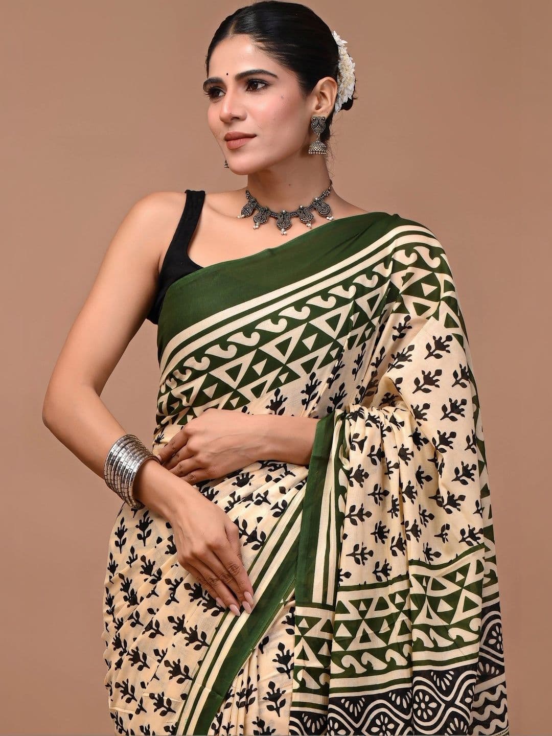 Anouk Ethnic Motifs Pure Cotton Block Print Saree thumbnail 3