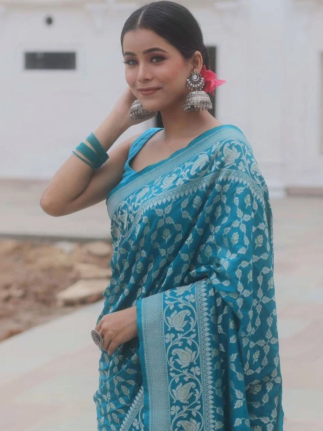 Anokhi Attire Woven Design Zari Art Silk Banarasi Saree thumbnail 4